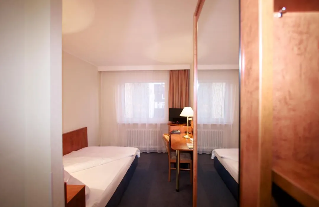 Falk Hotel-1
